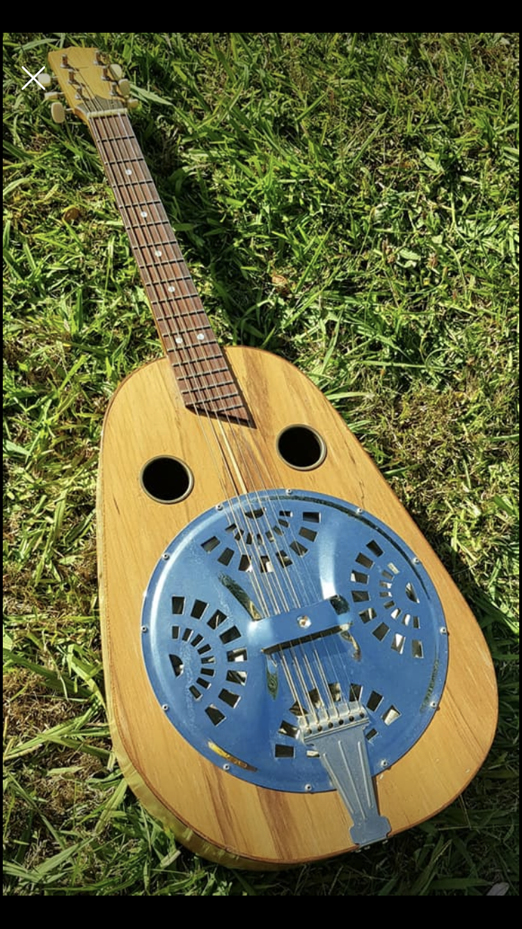 Avo guitar.png